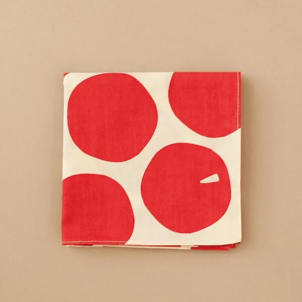 おいしい風呂敷「りんご」 / かまわぬ