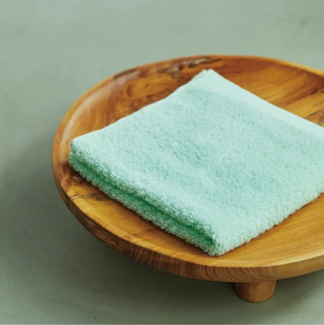 秘色（ひそく）