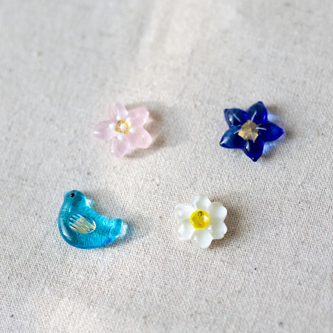 ちいさな縁起物のお守り