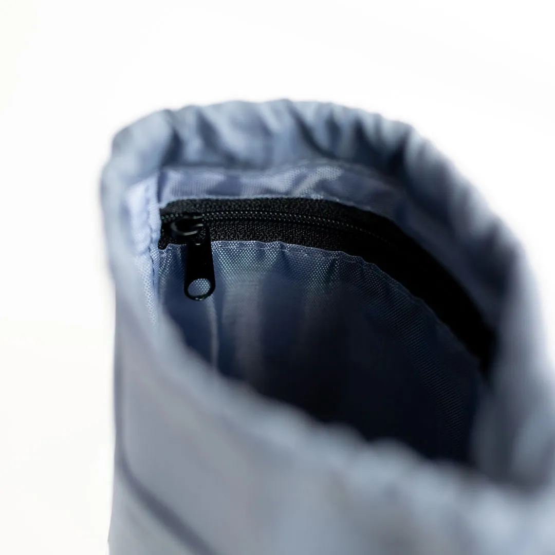 内側にはペットボトルも入る保冷温ポケット